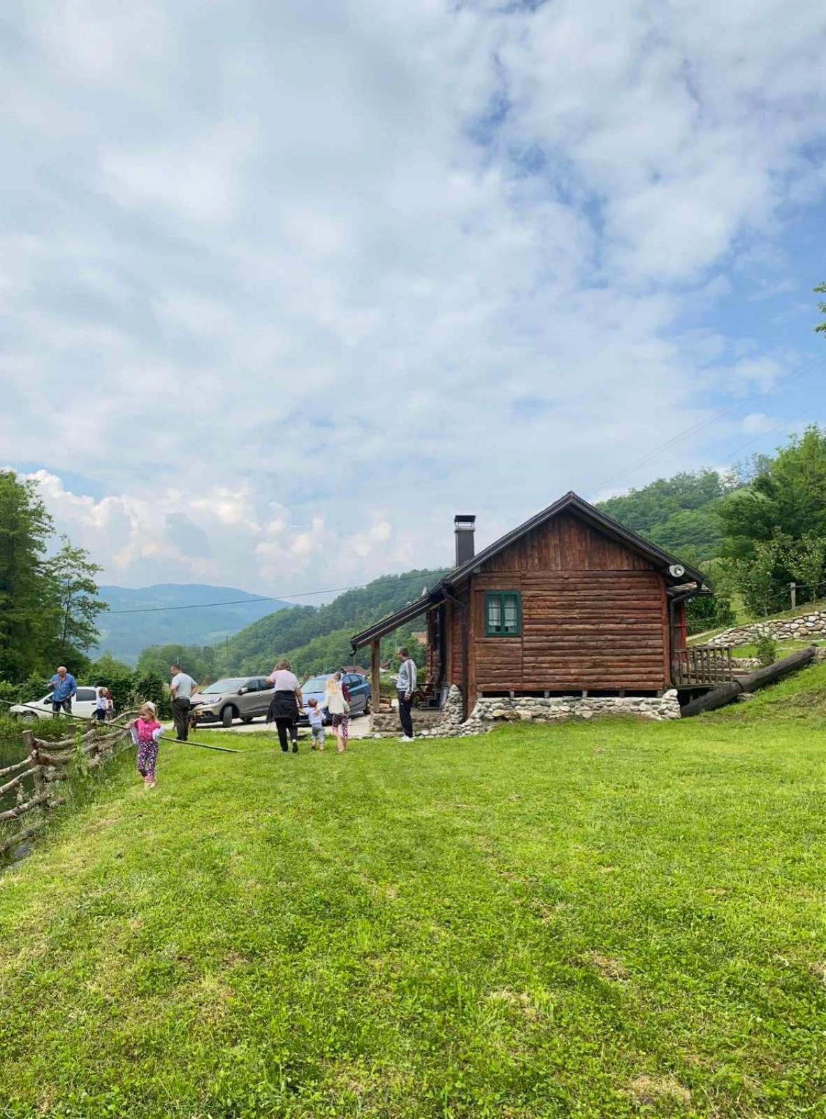 Villa Vajat Tuk à Bajina Basta Extérieur photo